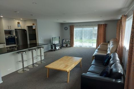 Photo of property in 32 Gilruth Road, Wallaceville, Upper Hutt, 5018