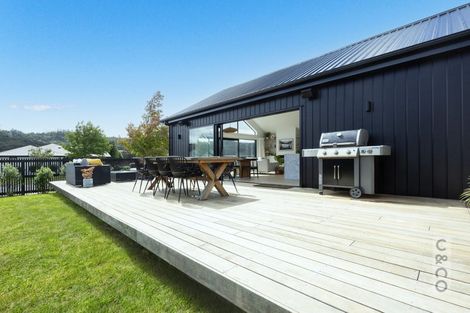 Photo of property in 7 Robert Might Road, Kumeu, 0810