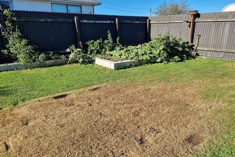 Photo of property in 22 Moa Street, Waikiwi, Invercargill, 9810