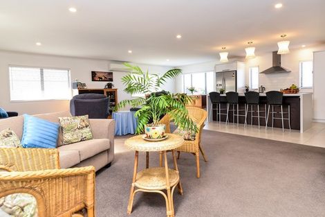 Photo of property in 56 Farnborough Drive, Grandview Heights, Hamilton, 3200