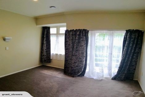 Photo of property in 8 Riro Street, Point Chevalier, Auckland, 1022