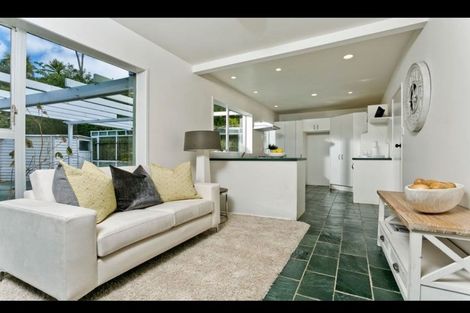 Photo of property in 13 Dunraven Place, Torbay, Auckland, 0630