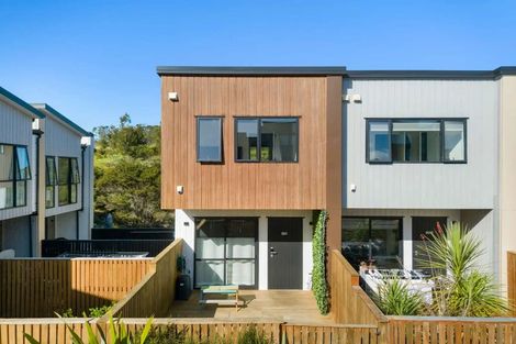 Photo of property in 132 Tiriwa Drive, Massey, Auckland, 0614