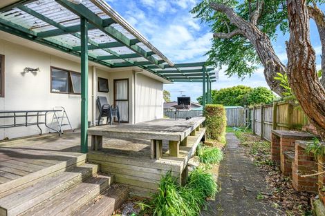 Photo of property in 131 Chivalry Road, Glenfield, Auckland, 0629