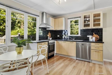 Photo of property in 142 Campbell Street, Karori, Wellington, 6012