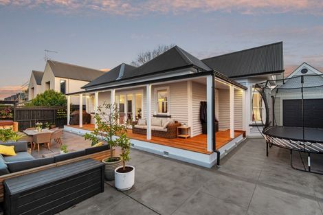 Photo of property in 75 Holly Road, St Albans, Christchurch, 8014