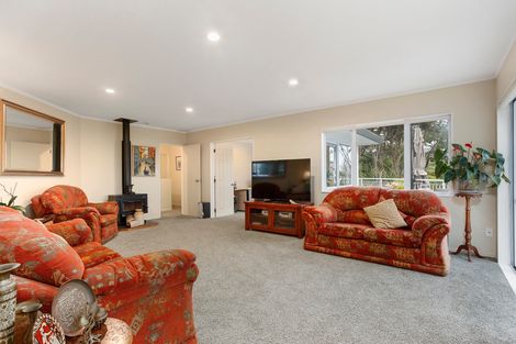 Photo of property in 177 Shaw Road, Oratia, Auckland, 0604