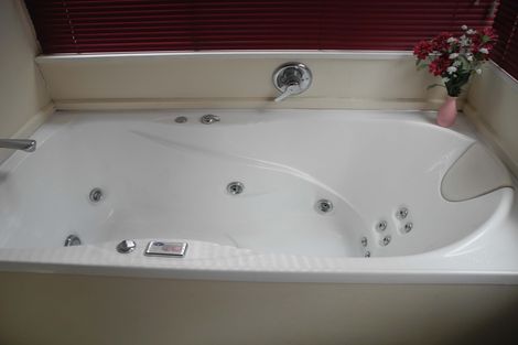 Photo of property in 33 Rhodes Street, Waimate, 7924