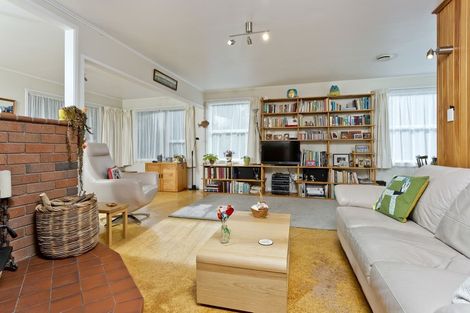 Photo of property in 16 Carina Crescent, Torbay, Auckland, 0630