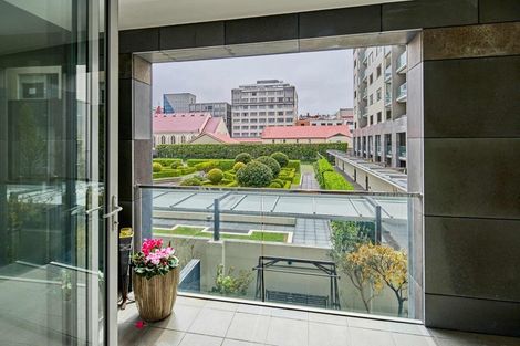 Photo of property in Sanctum Apartment, 10 Ebor Street, Te Aro, Wellington, 6011