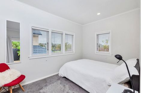 Photo of property in 1/53 Corunna Road, Milford, Auckland, 0620