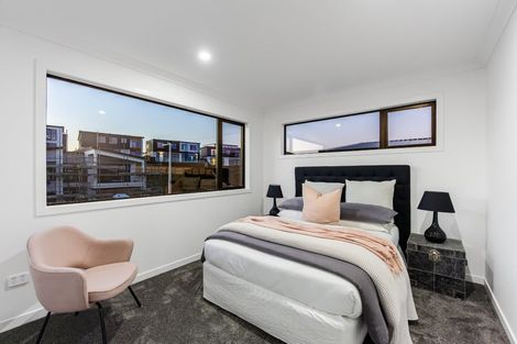 Photo of property in 52 Kumukumu Road, Long Bay, Auckland, 0630