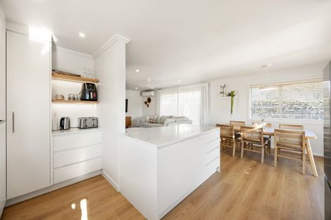 Photo of property in 27 Glen Lynne Avenue, Queenwood, Hamilton, 3210