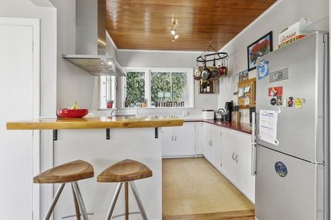 Photo of property in 6 Tiketike Way, Brooklyn, Wellington, 6021