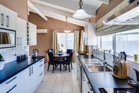 Photo of property in 15 Sutherland Street, Tamatea, Napier, 4112