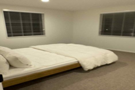 Photo of property in 2/81 Knights Road, Rothesay Bay, Auckland, 0630