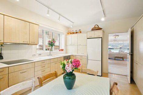Photo of property in Broadwater Apartments, 214 Oriental Parade, Oriental Bay, Wellington, 6011