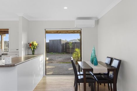 Photo of property in 716 Grenada Street, Papamoa Beach, Papamoa, 3118