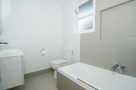 Photo of property in 38 Amberley Avenue, Te Atatu South, Auckland, 0610