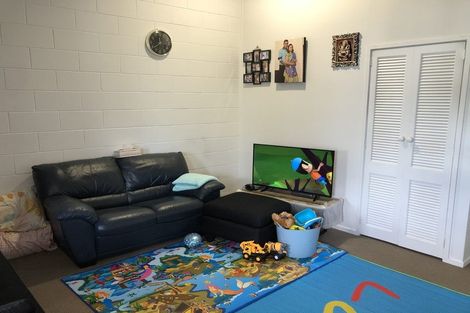 Photo of property in 3/6 Bond Crescent, Forrest Hill, Auckland, 0620