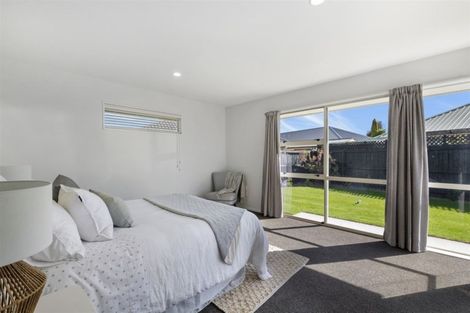Photo of property in 9 Parkwood Place, Parklands, Christchurch, 8083