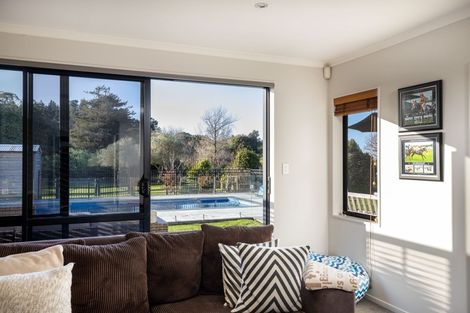 Photo of property in 395 Manutahi Road, Lepperton, New Plymouth, 4373