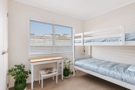 Photo of property in 15 Parkland Rise, Omokoroa, 3114