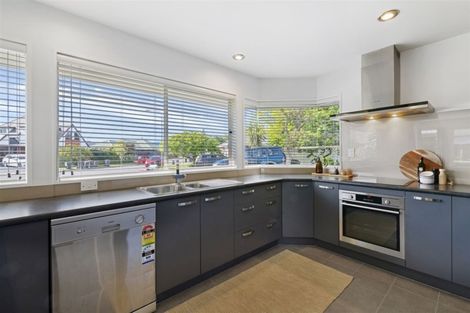 Photo of property in 9 Parkwood Place, Parklands, Christchurch, 8083