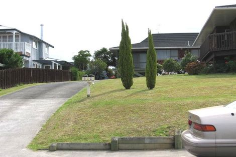 Photo of property in 2/11 Long Street, Torbay, Auckland, 0630