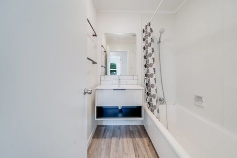 Photo of property in 16 Thornton Place, Melville, Hamilton, 3206