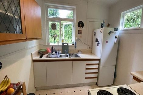 Photo of property in 38 Sugarloaf Road, Brooklyn, Wellington, 6021