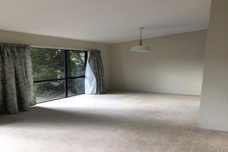 Photo of property in 2/41 Radiata Lane, Chatswood, Auckland, 0626
