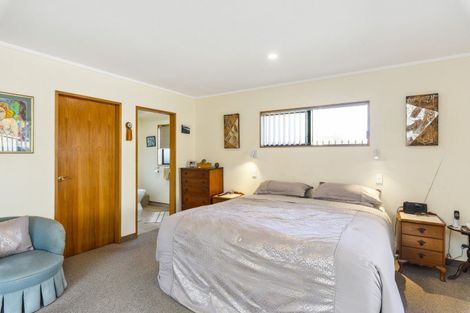 Photo of property in 22 Beach Haven Place, Paraparaumu Beach, Paraparaumu, 5032