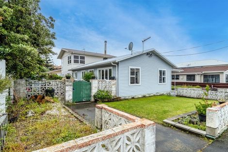 Photo of property in 1/11 Meeanee Quay, Westshore, Napier, 4110