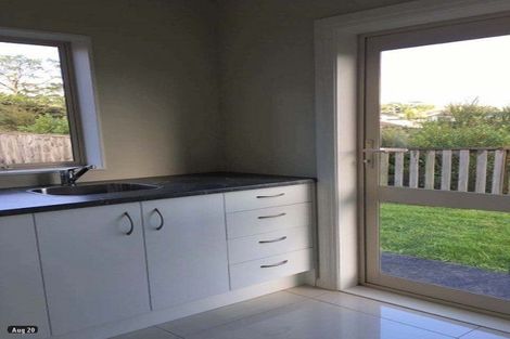 Photo of property in 76 Laurel Oak Drive, Schnapper Rock, Auckland, 0632