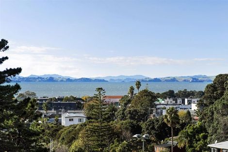 Photo of property in 2/178 Stapleford Crescent, Browns Bay, Auckland, 0630