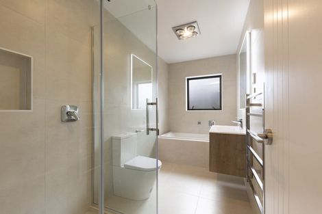 Photo of property in 4a Ramillies Place, Glenfield, Auckland, 0629