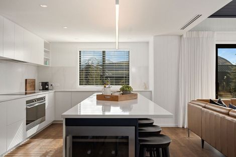 Photo of property in 2 Appin Court, Jacks Point, Queenstown, 9371