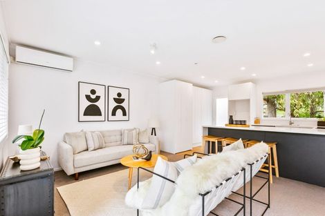 Photo of property in 1/31 Camelot Place, Glenfield, Auckland, 0629