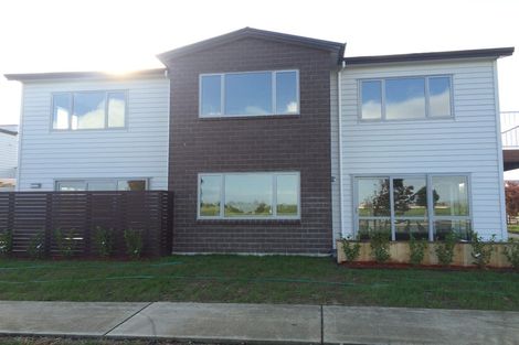 Photo of property in 2 Tarapiroe Avenue, Takanini, 2112