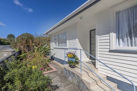 Photo of property in 2a Wilfred Street, Tawa, Wellington, 5028