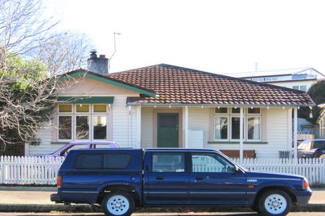 Photo of property in 17 Edgeware Road, Palmerston North, 4410