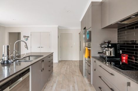 Photo of property in 81 Pakanga Grove, Pyes Pa, Tauranga, 3112