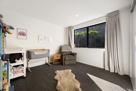 Photo of property in 6 Mcneil Crescent, Wanaka, 9305