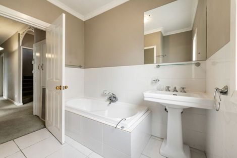 Photo of property in 128 River Road, Hamilton East, Hamilton, 3216