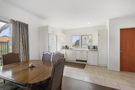 Photo of property in 1 Butia Avenue, Henderson, Auckland, 0612