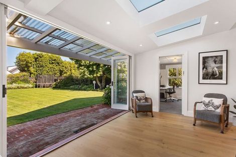 Photo of property in 112 Knowles Street, St Albans, Christchurch, 8052