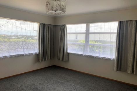 Photo of property in 15 Bancroft Terrace, Newlands, Wellington, 6037