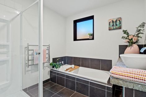 Photo of property in 2 Magnolia Place, Frankton, Queenstown, 9300