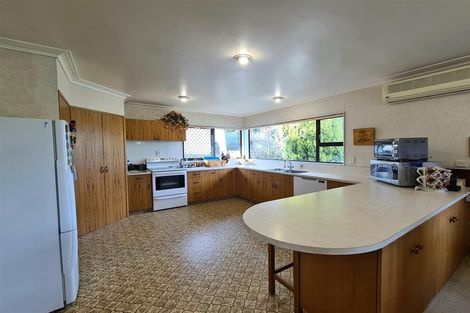 Photo of property in 100 Freyberg Avenue, Tamatea, Napier, 4112